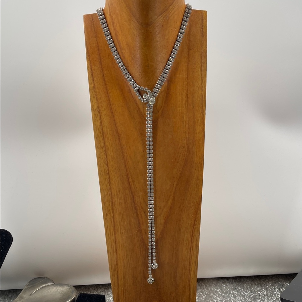 2.7.26-30 Vintage White Rhinestones Silvertone Adjustable Hook Clasp Necklace